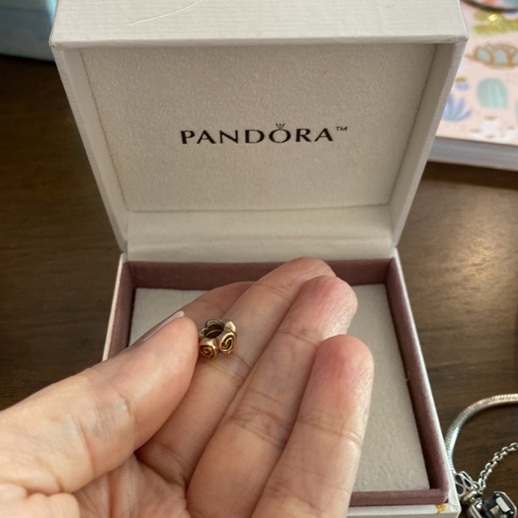 Retired 14K Gold Small Roses Spacer - Picture 2 of 2